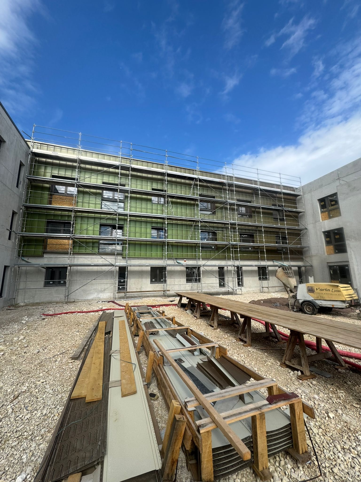 Détail de la structure d'un échafaudage fixe